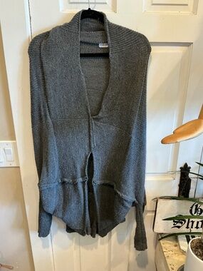 Fobya pullover sweater!  Very unique!